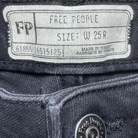 Free People Womens Black Wash Denim Flare Crop Raw Hem Mid Rise Jeans Sz 25R - Picture 3 of 5